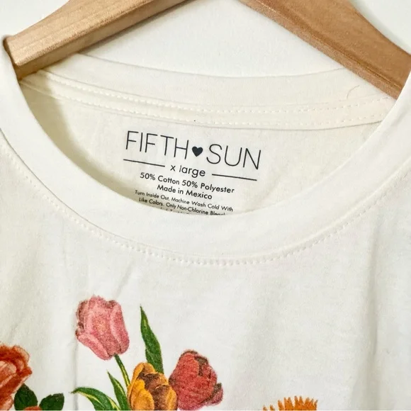 NWT Fifth Sun Floral Graphic Tee Cream Short Sleeve T-Shirt XL - Picture 3 of 8
